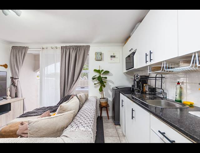 BEDROOM STUDIO APARTMENT FOR SALE IN BLOUBERG SANDS